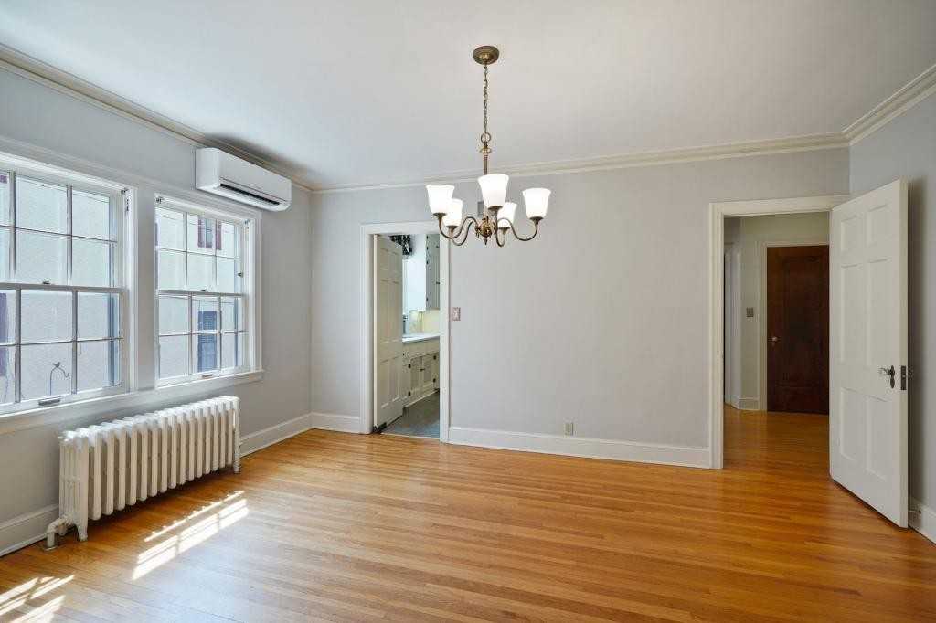 3536 Irving Ave S - Photo 7 of 23