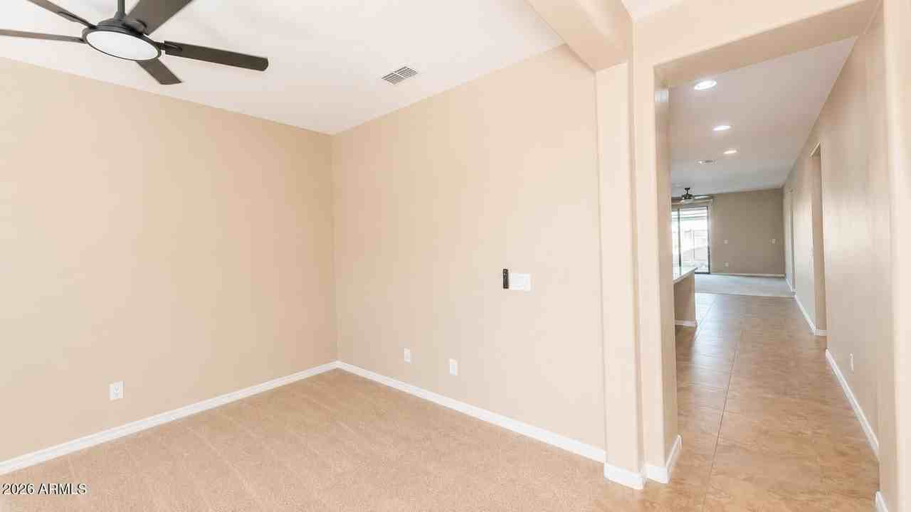 277 N Jesse St - Photo 3 of 24