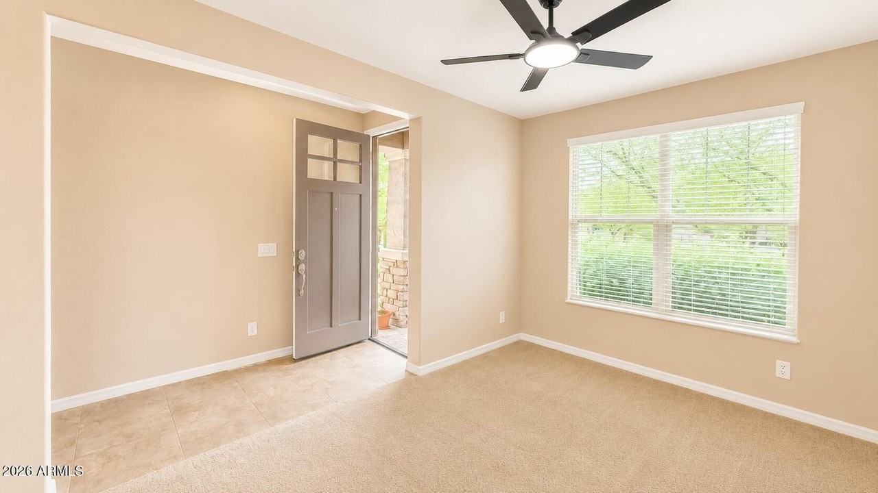 277 N Jesse St - Photo 4 of 24