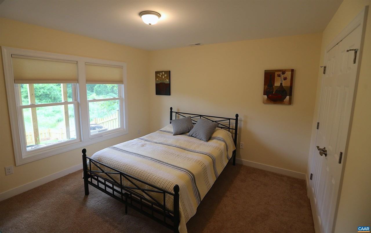 108 Blincoe Ln #B - Photo 4 of 7