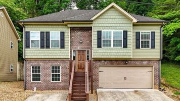 featured image of 816 Altamont Rd