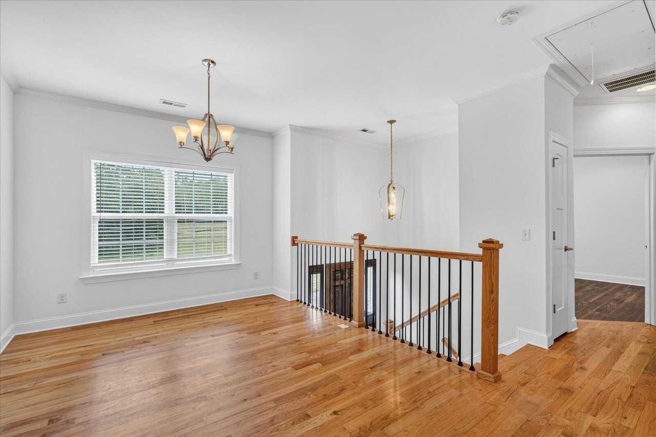 816 Altamont Rd - Photo 5 of 37