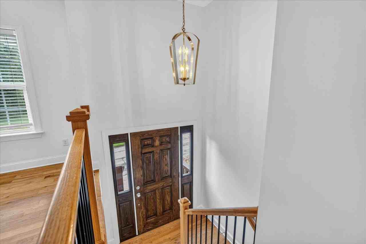 816 Altamont Rd - Photo 7 of 37