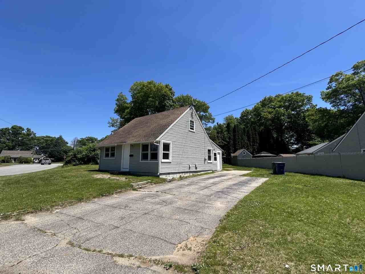 18 Lynwood Dr - Photo 2 of 13