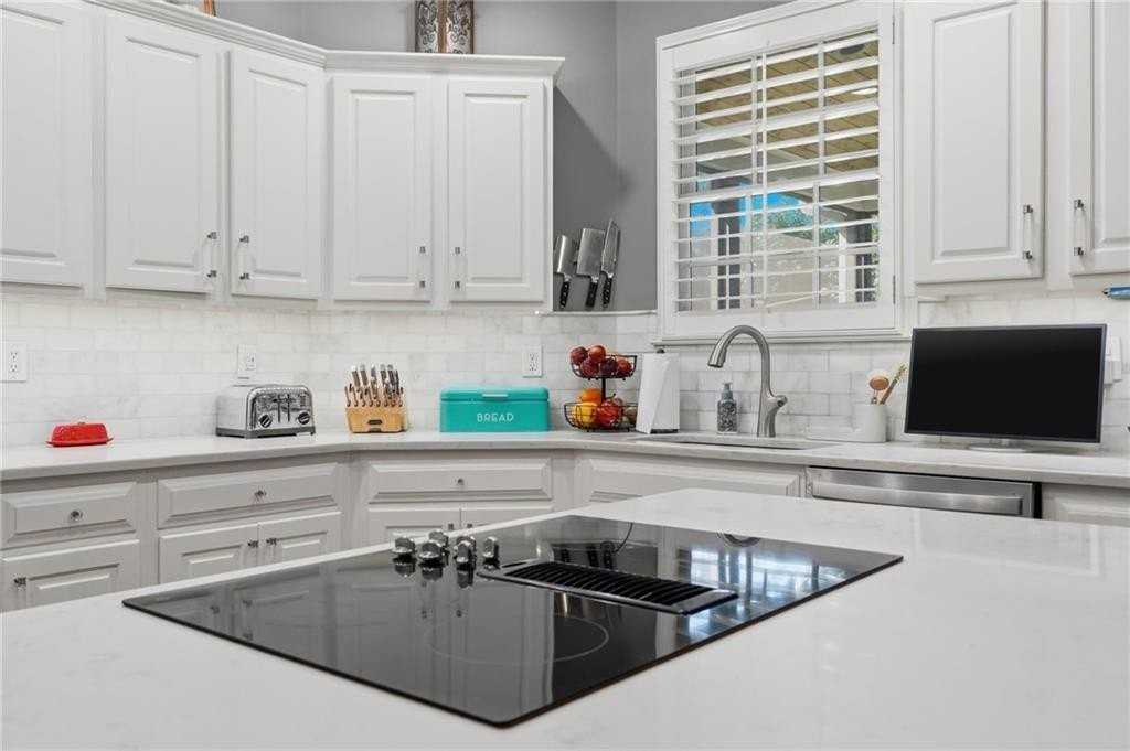 1737 Kinsmon Cv - Photo 4 of 50