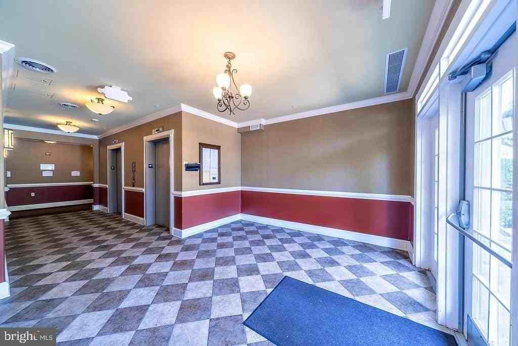 212 Masterson Ct - Photo 3 of 17