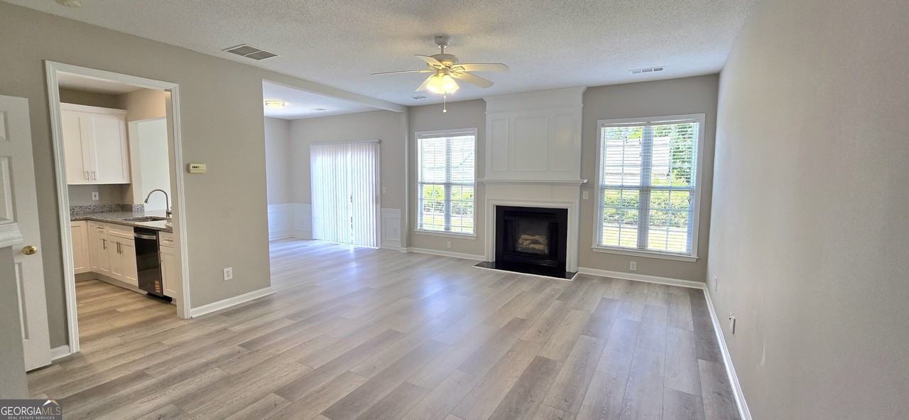3611 Gainesway Ct - Photo 7 of 50
