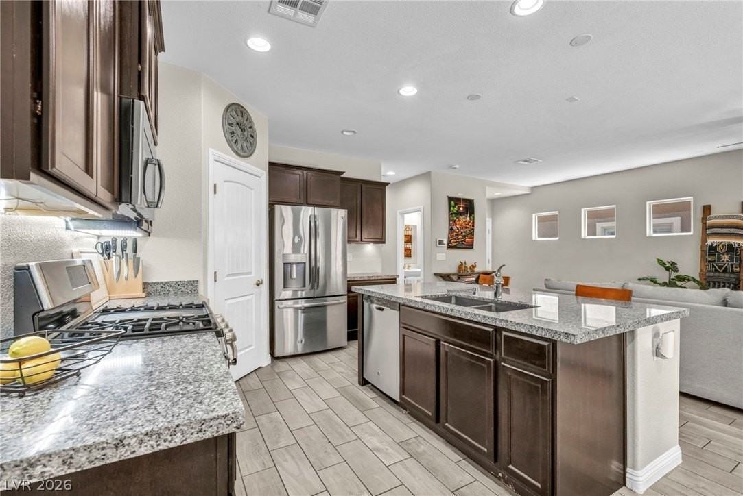 6777 Byron Bay Ct - Photo 3 of 48