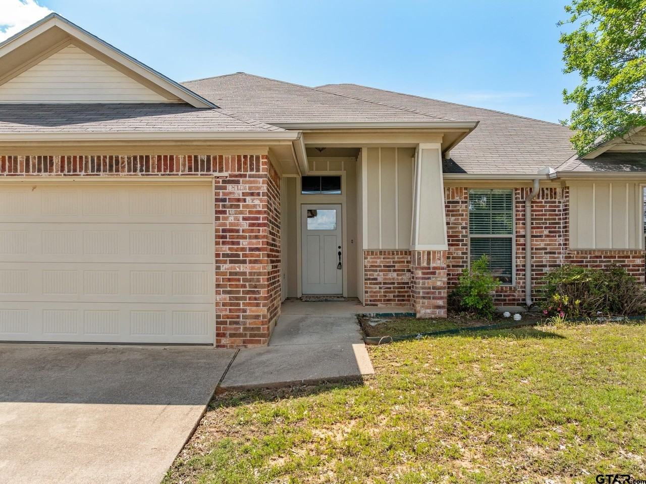 7343 Rockpoint Ln - Photo 4 of 37