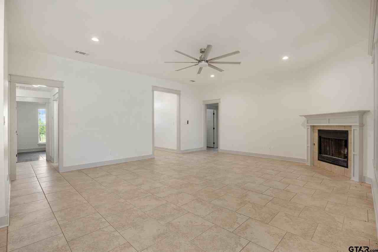 7343 Rockpoint Ln - Photo 7 of 37