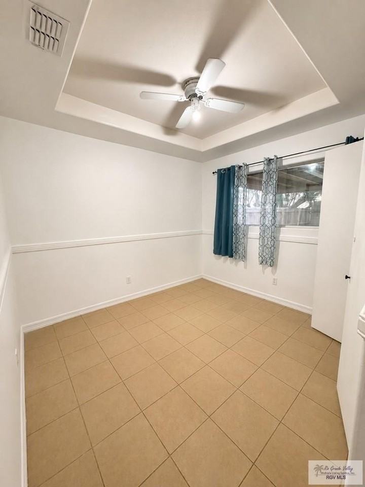 2369 Munich St - Photo 5 of 7