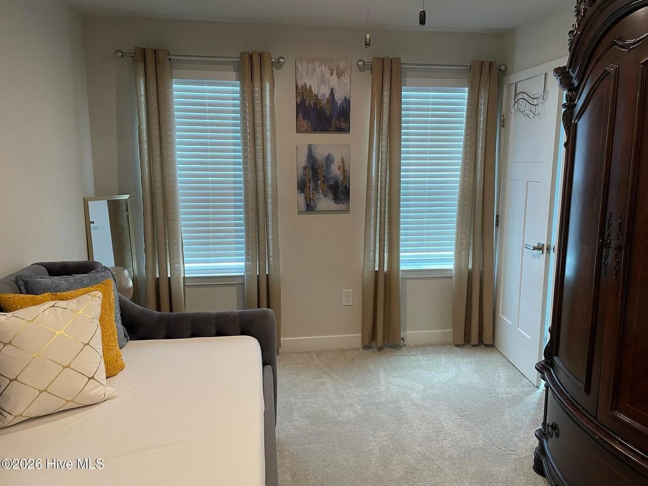 333 Egret Ct - Photo 2 of 13