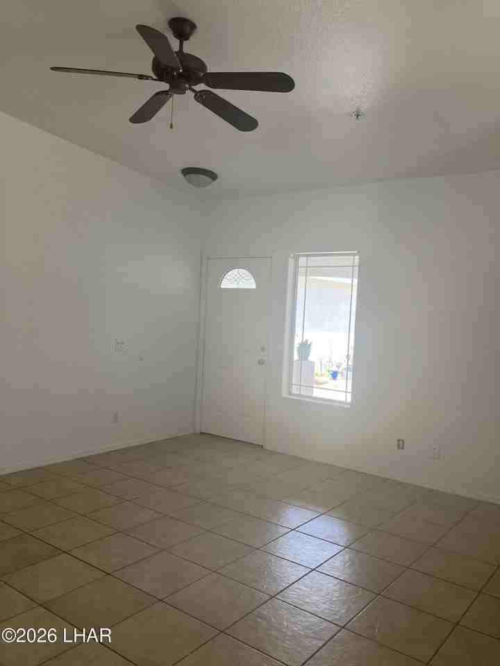 3560 Tomahawk Dr #101 - Photo 3 of 7