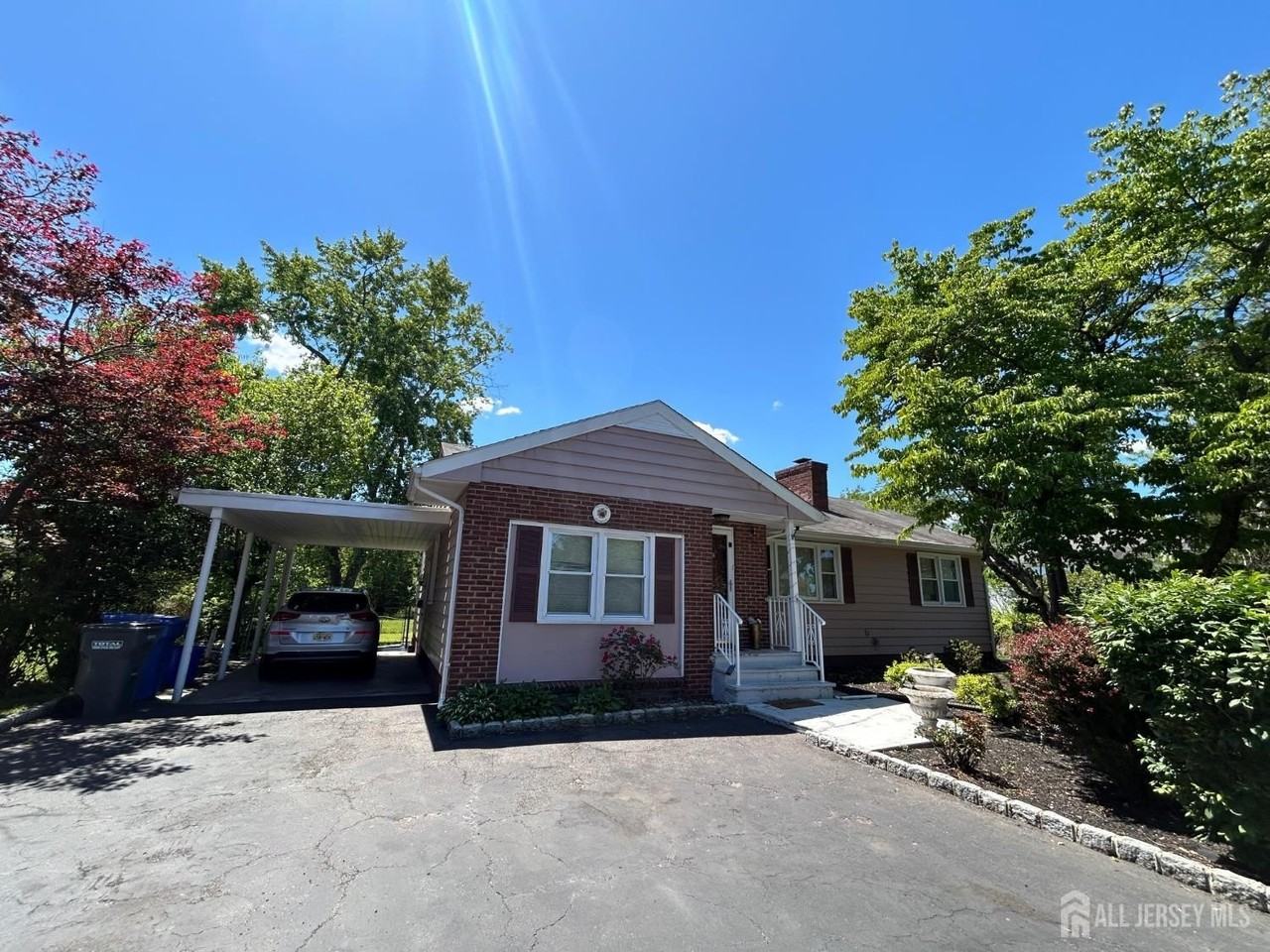 869 Gates Ave - Photo 2 of 13