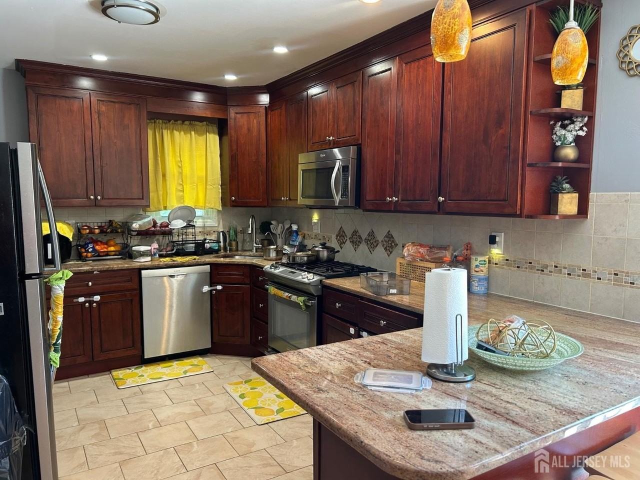 869 Gates Ave - Photo 4 of 13