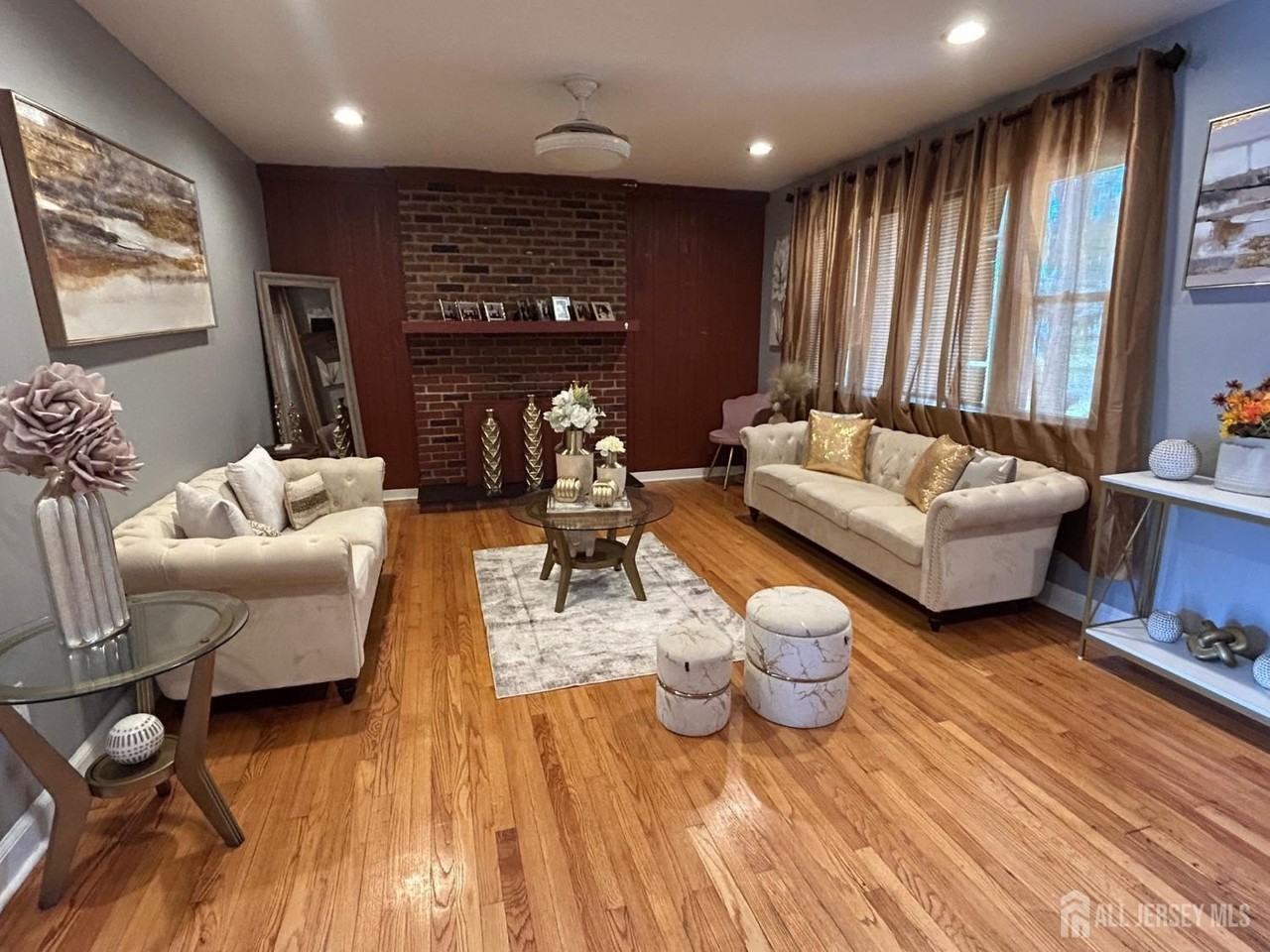 869 Gates Ave - Photo 7 of 13