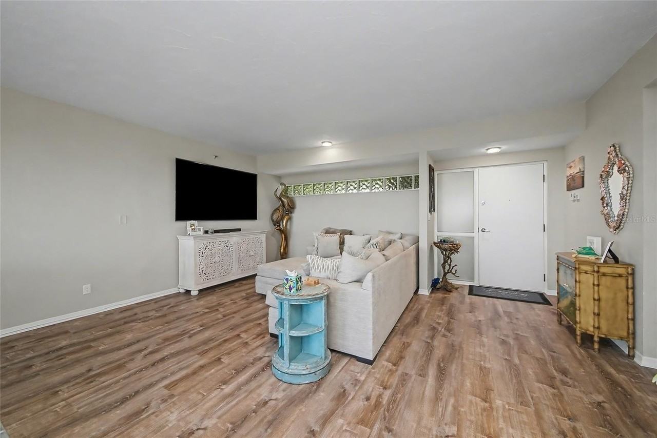 5408 Eagles Point Cir #302 - Photo 6 of 50