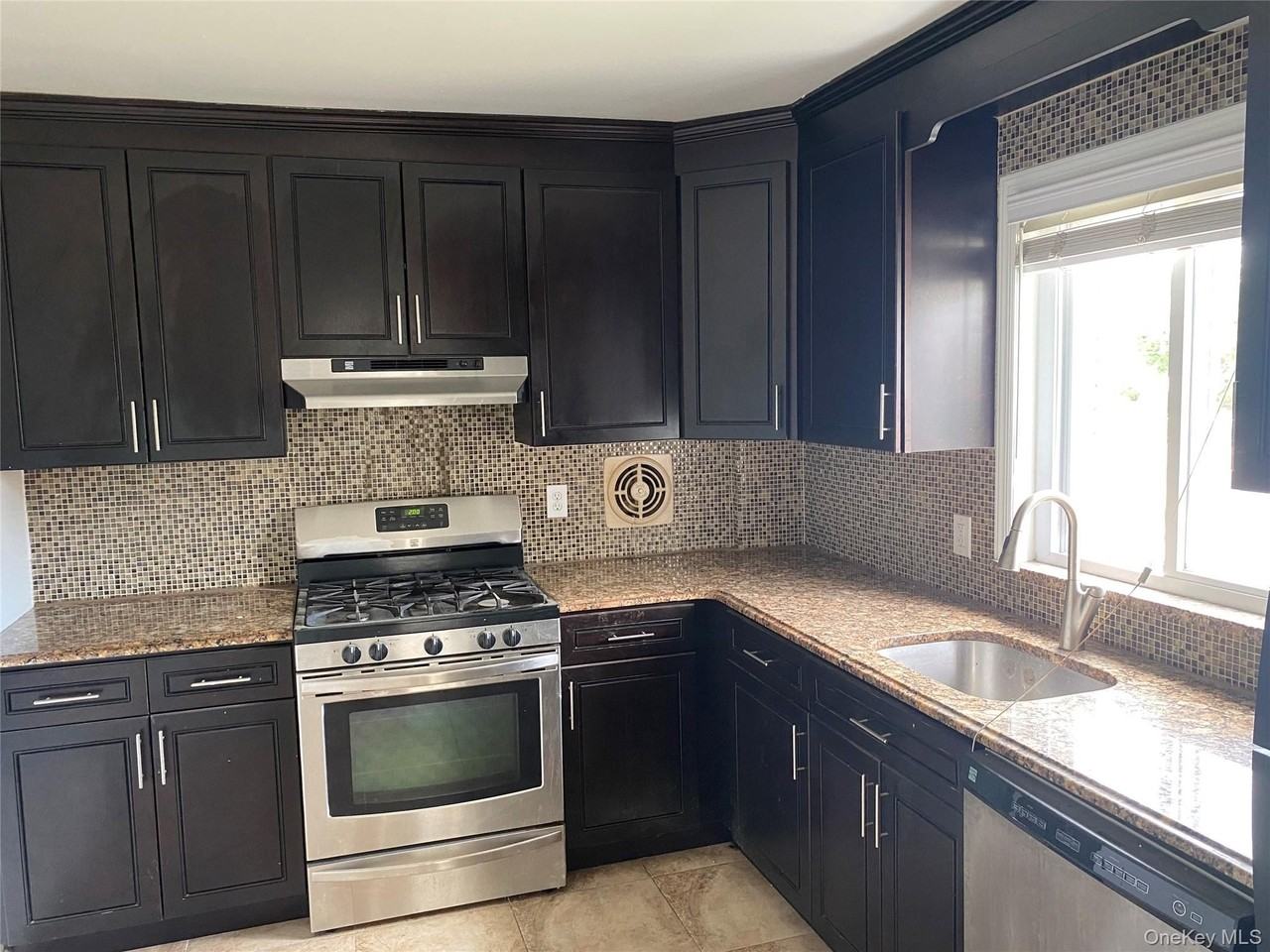 536 Dawson Ln - Photo 5 of 7