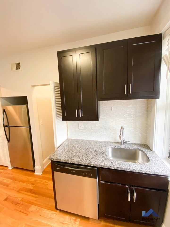 4617 N Ashland Ave #2E - Photo 3 of 8