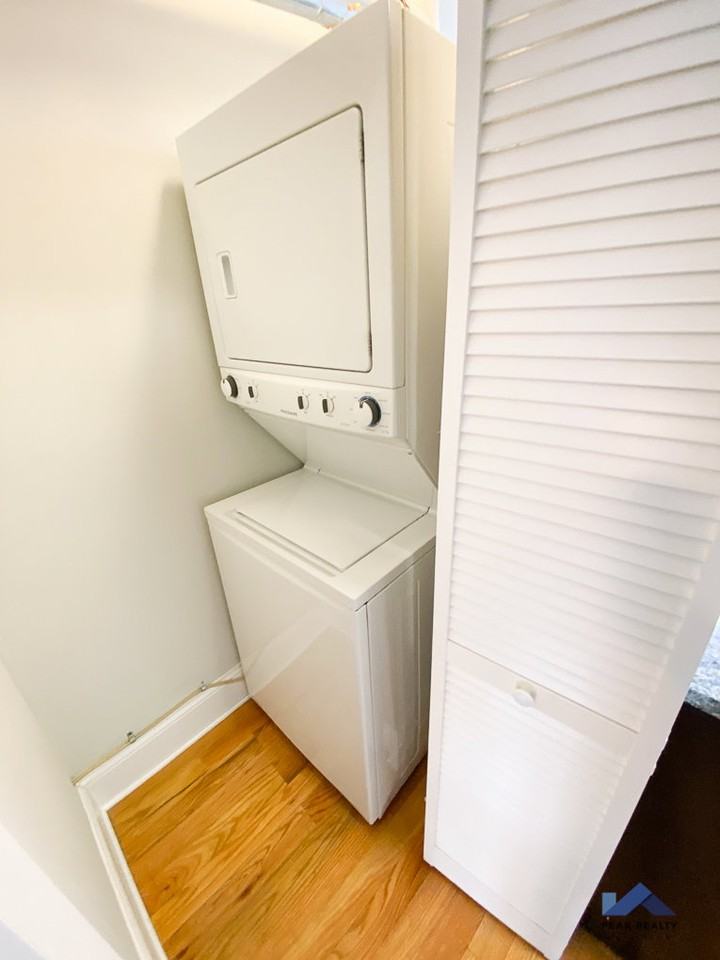 4617 N Ashland Ave #2E - Photo 7 of 8