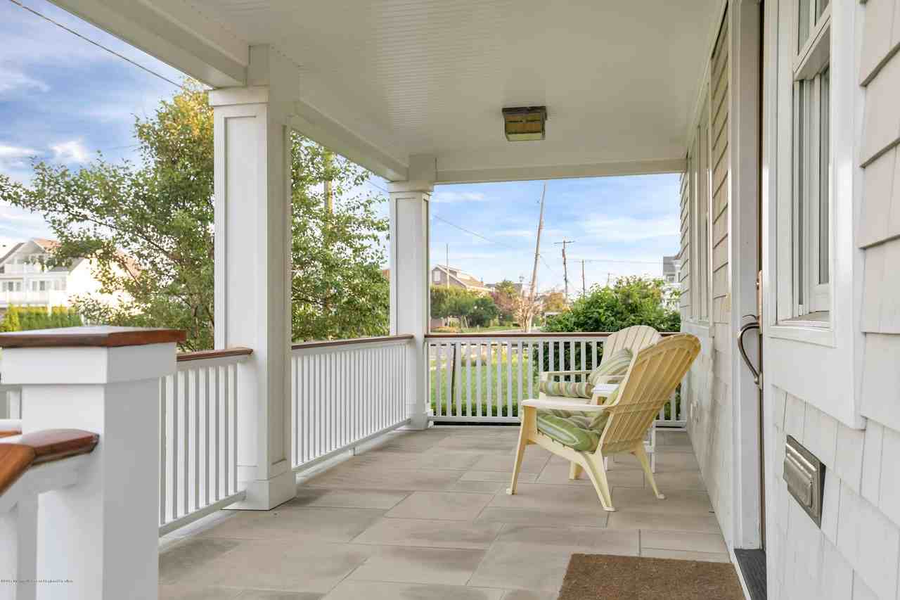 303 1st Ave - Photo 3 of 29