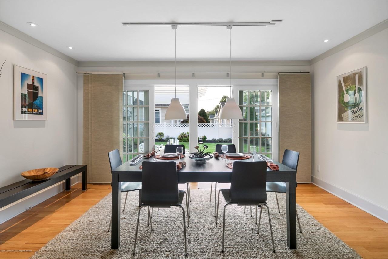 303 1st Ave - Photo 4 of 29