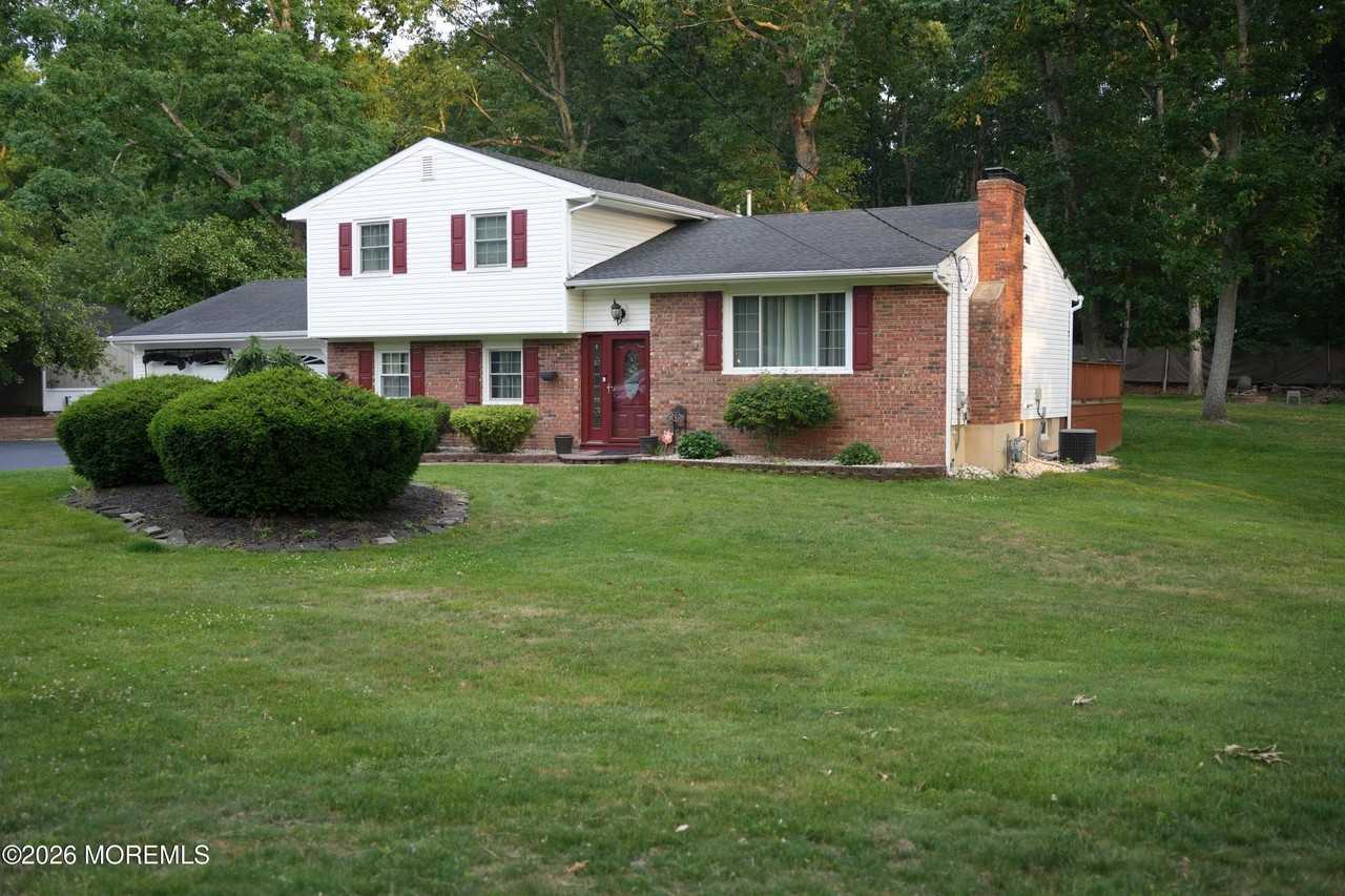 221 New Central Ave - Photo 4 of 10