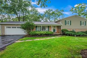 featured image of 116 S Deerpath Rd