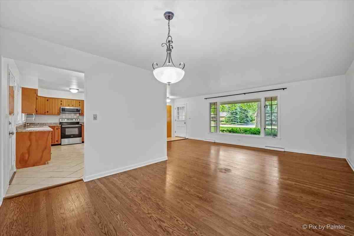 116 S Deerpath Rd - Photo 6 of 33