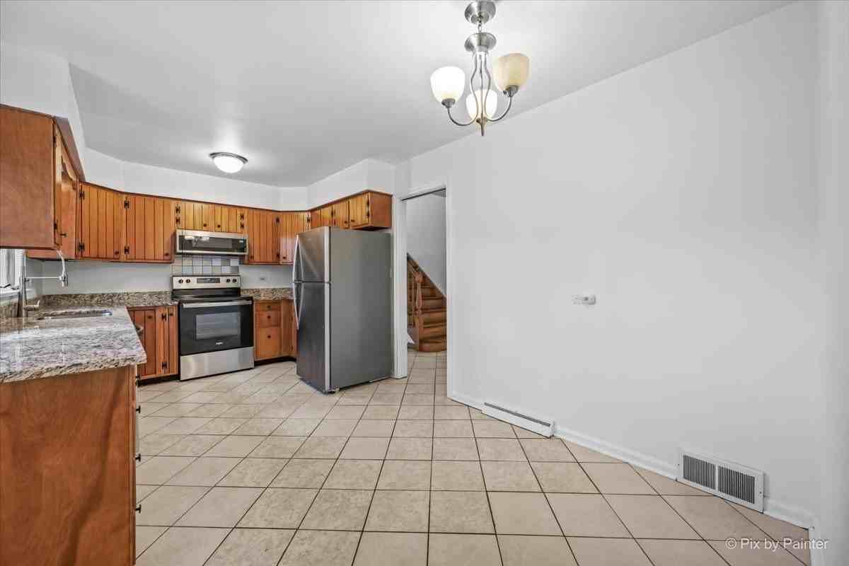 116 S Deerpath Rd - Photo 7 of 33