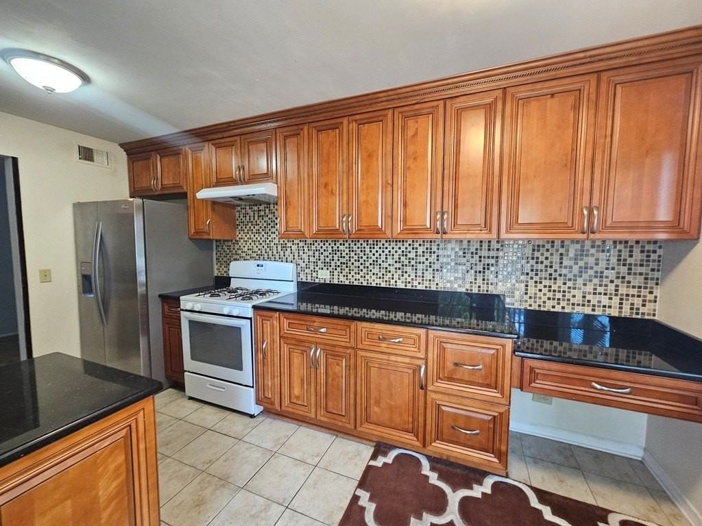 1182 Northbury Ln #D2 - Photo 4 of 28