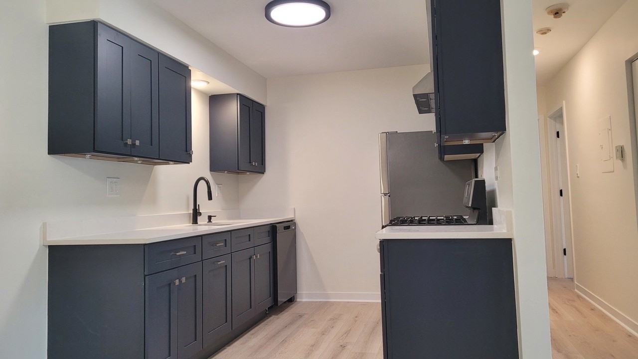 514 Kiowa Dr #204 - Photo 2 of 8