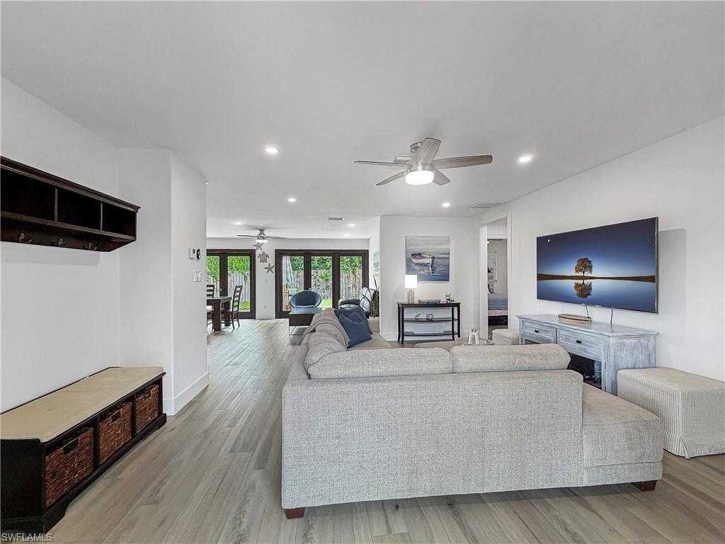 1265 Pompei Ln - Photo 7 of 17