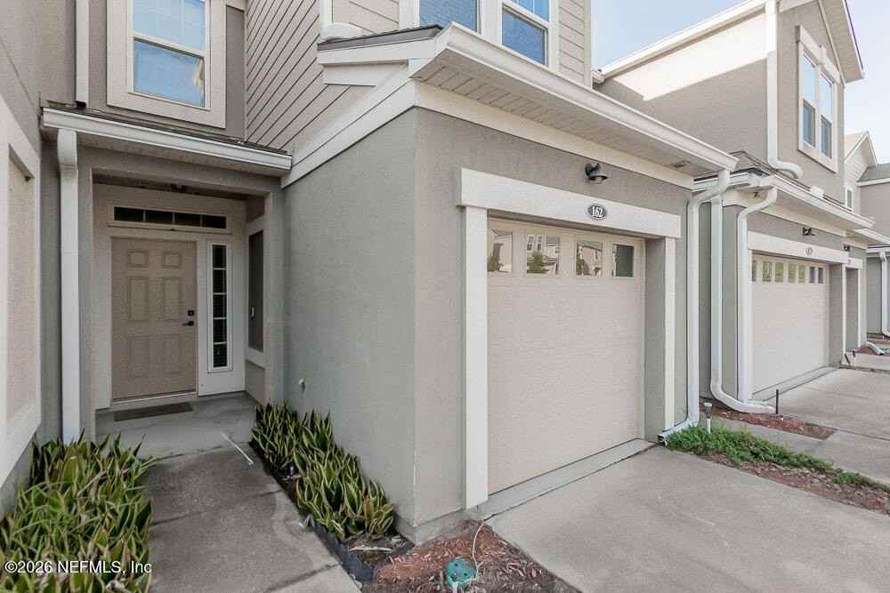162 Nelson Ln - Photo 3 of 33
