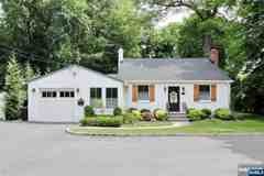 324 Godwin Ave - Photo 1 of 1