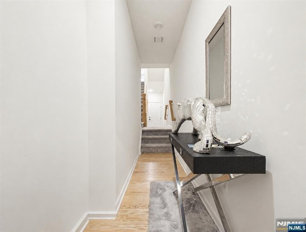44 Leahy Dr - Photo 6 of 45