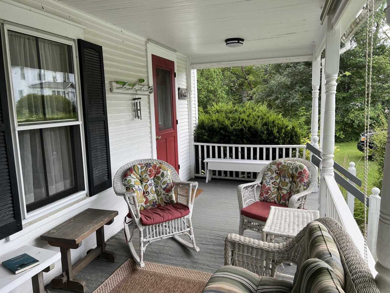 78 Franklin Ave - Photo 3 of 24