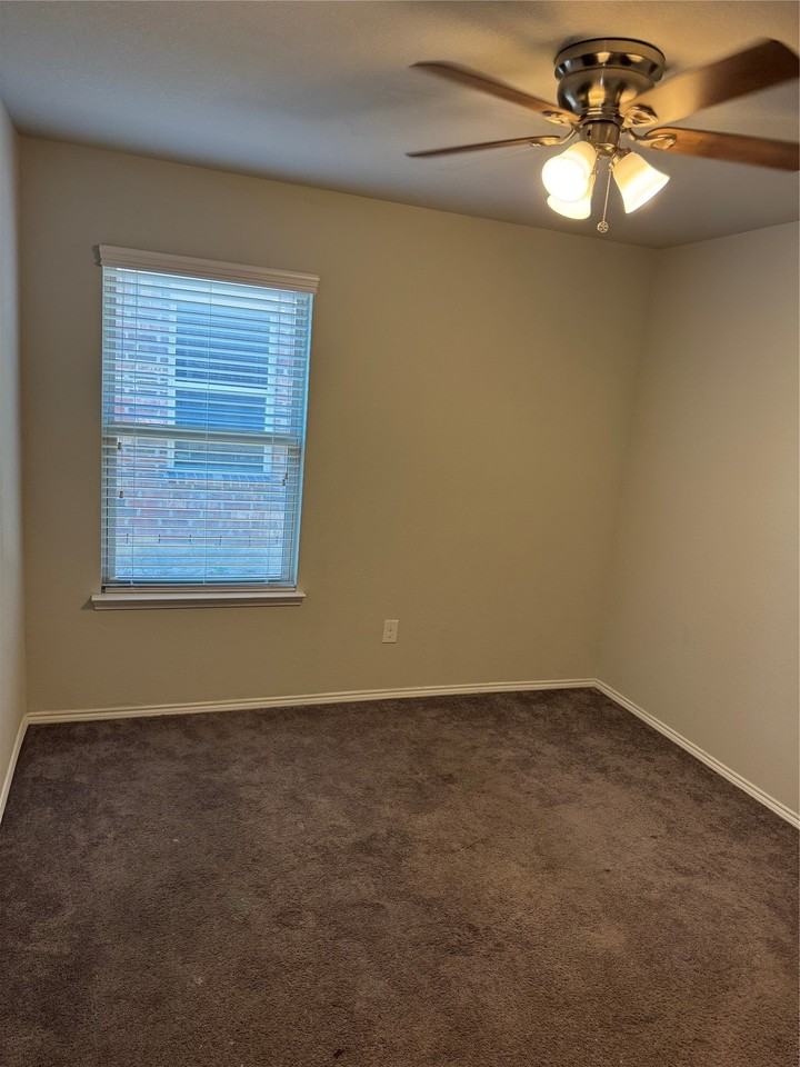 5856 Bindweed St - Photo 5 of 17