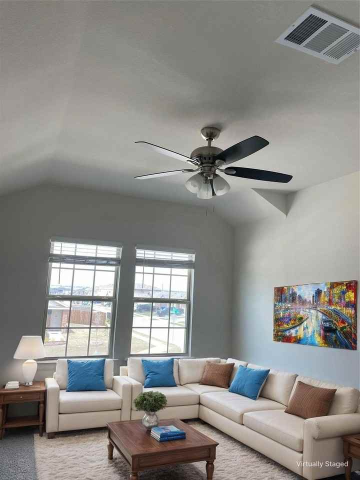 920 Sunrise Ln - Photo 4 of 20