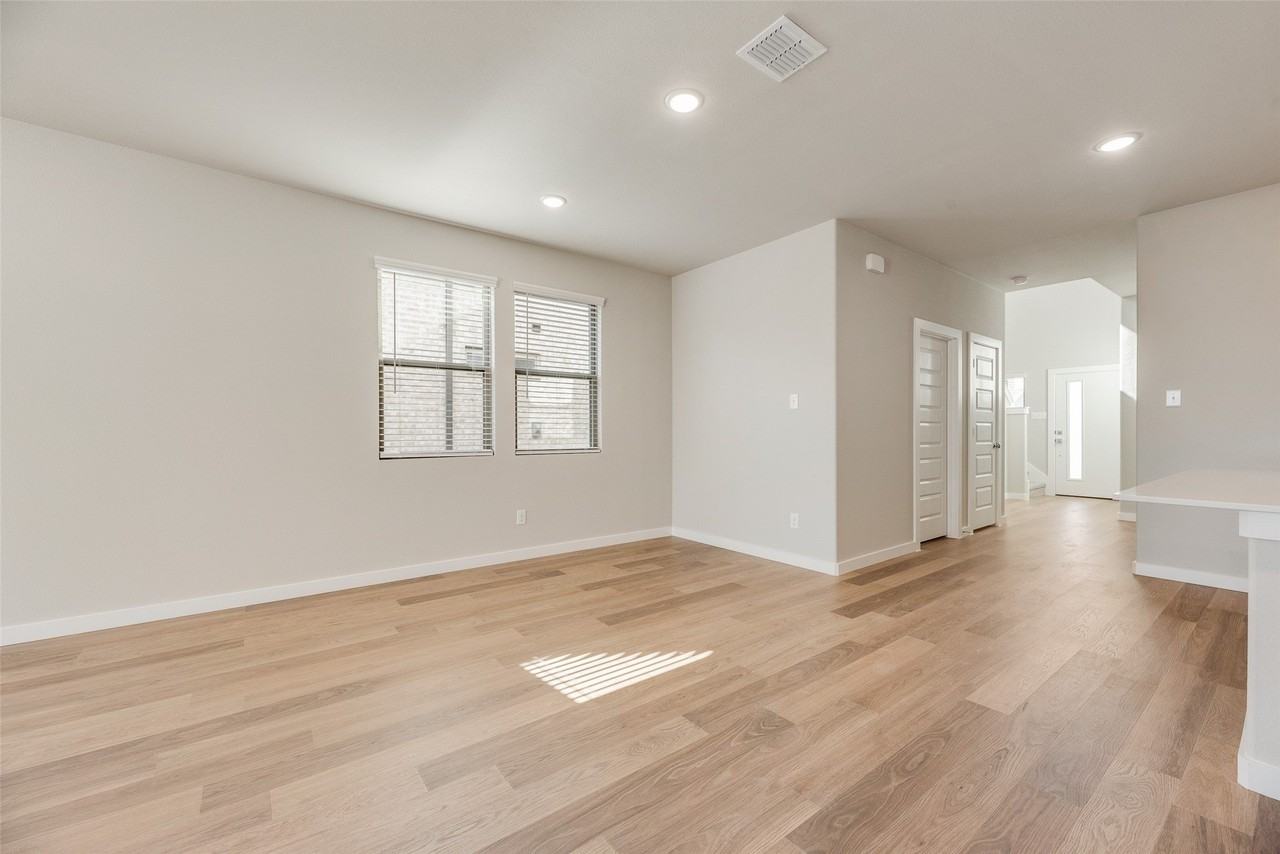 5511 Chasewood Dr - Photo 5 of 40