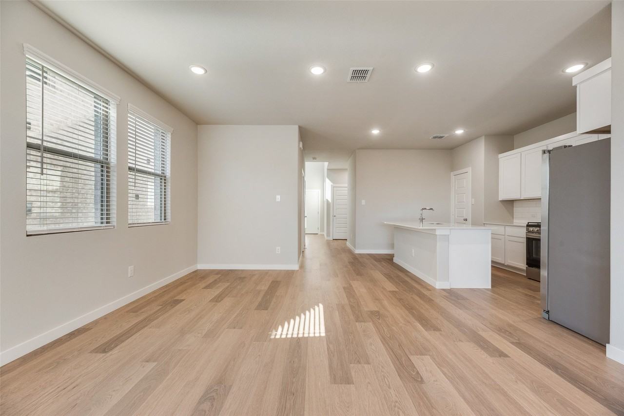 5511 Chasewood Dr - Photo 6 of 40