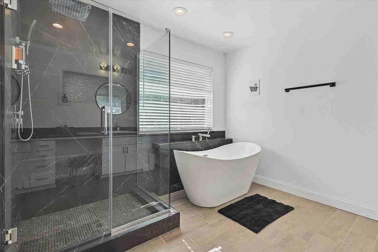 3608 Courtdale Dr - Photo 3 of 40