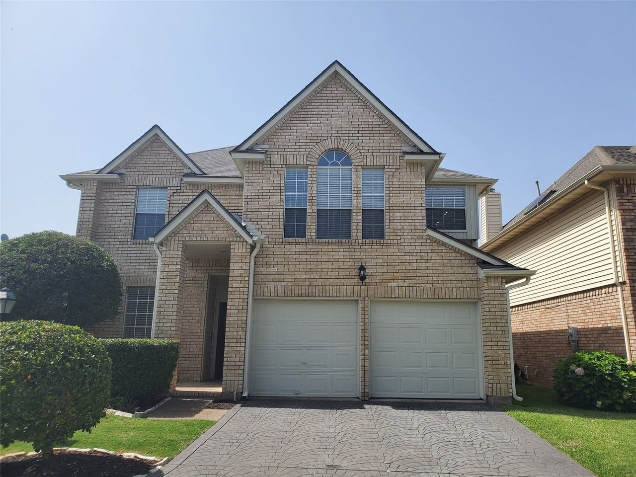 4308 N Capistrano Dr