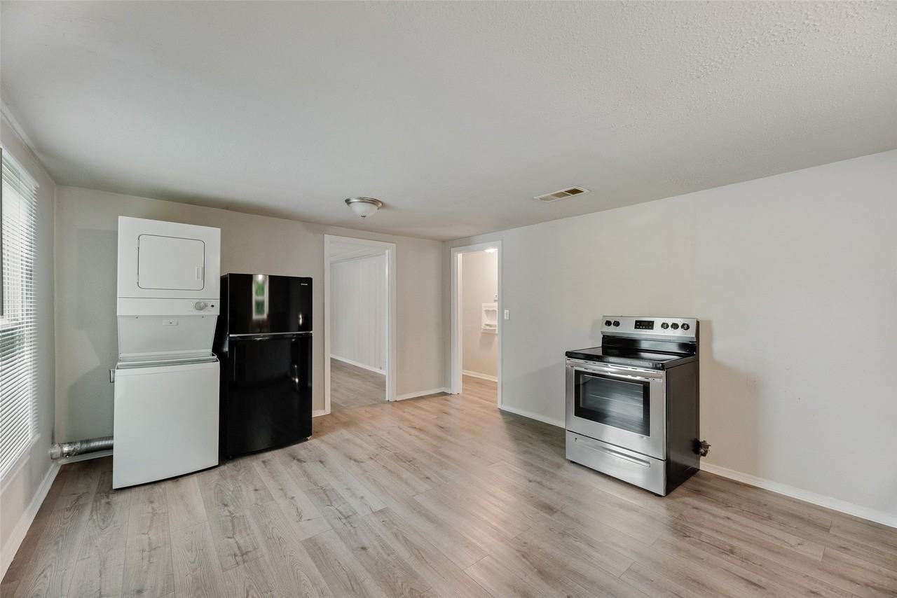 821 Bond St #A - Photo 7 of 13