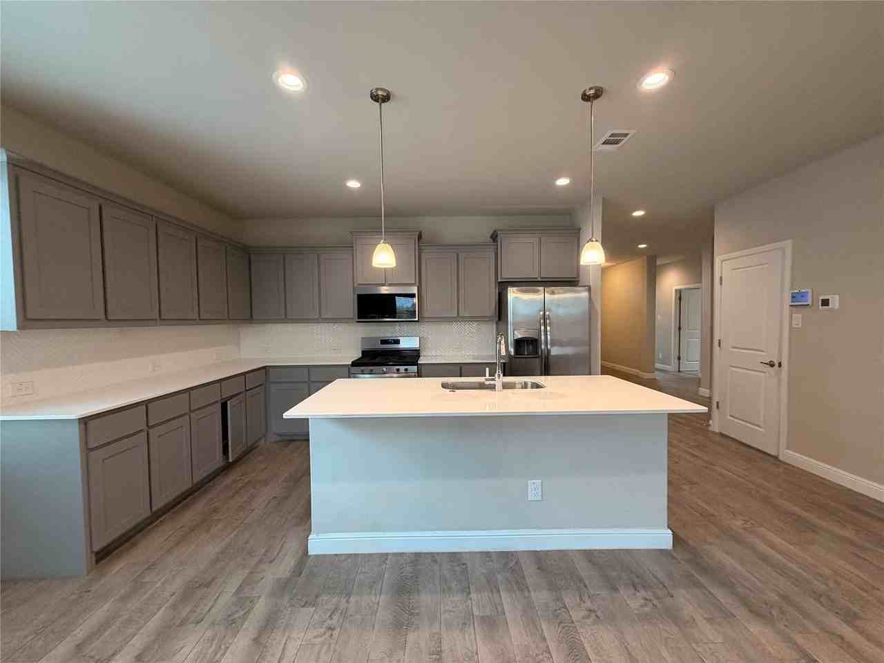 209 Irish Moss Dr - Photo 2 of 23