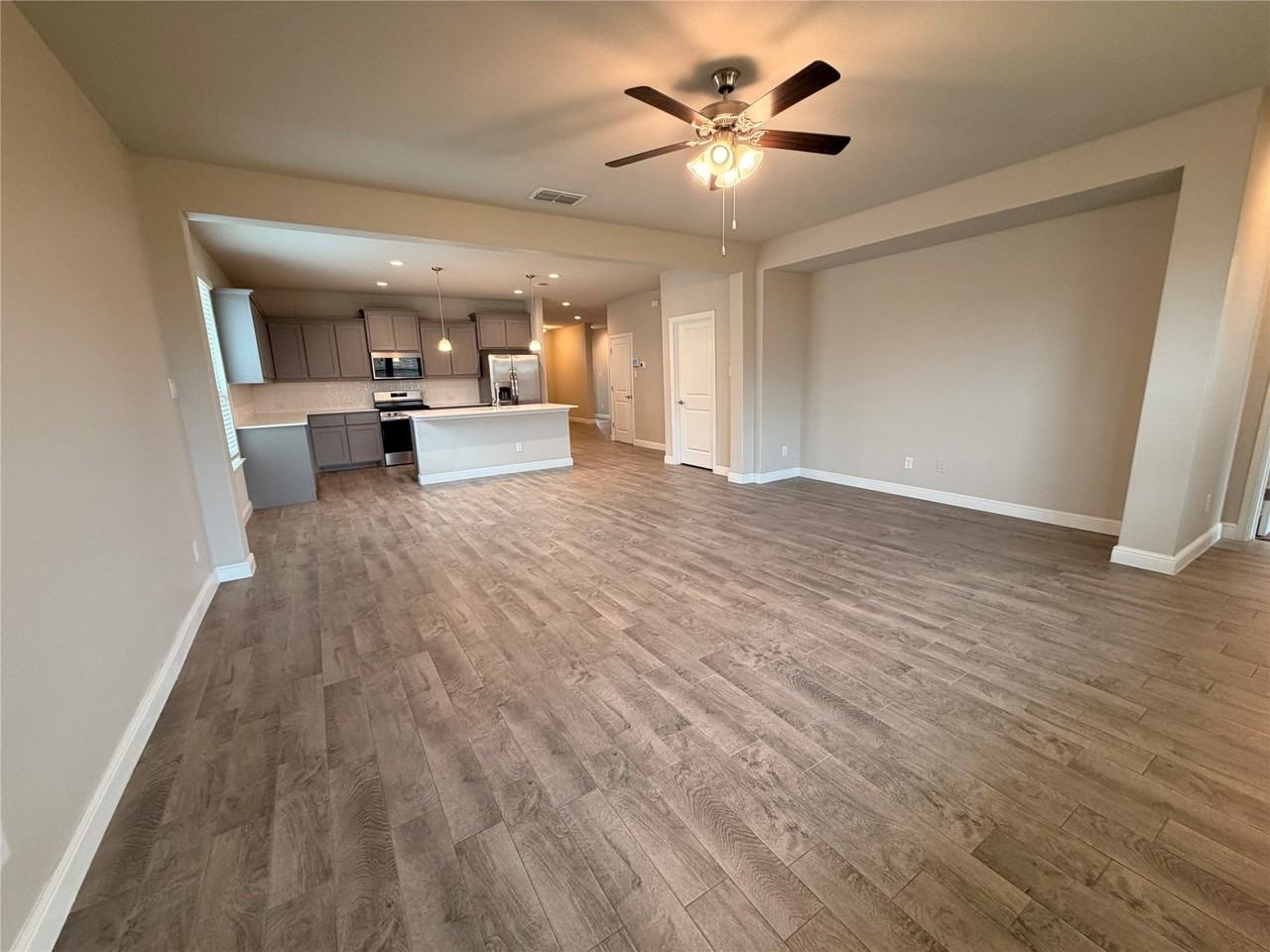 209 Irish Moss Dr - Photo 4 of 23