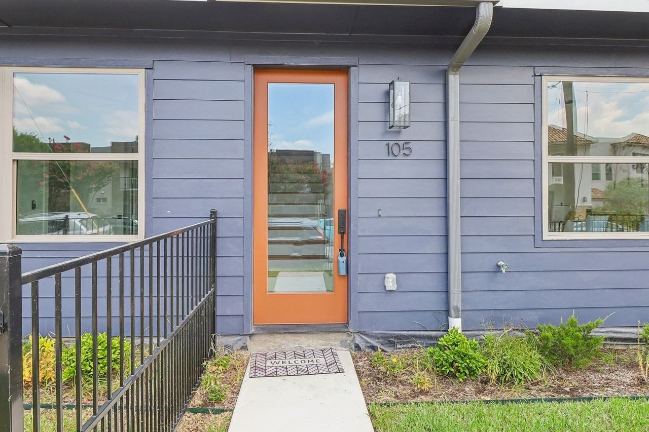 4204 San Jacinto St #103 - Photo 2 of 27