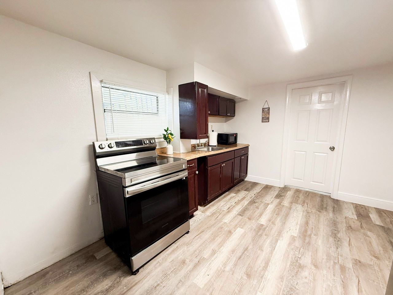 E Cayuga St - Photo 2 of 7
