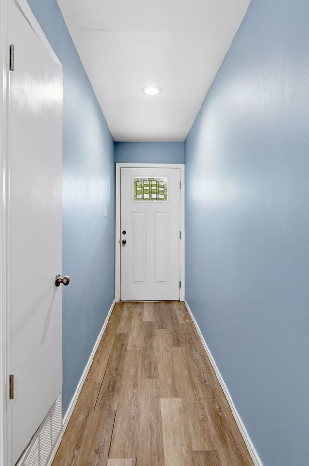 5913 Cathy Ct - Photo 5 of 30