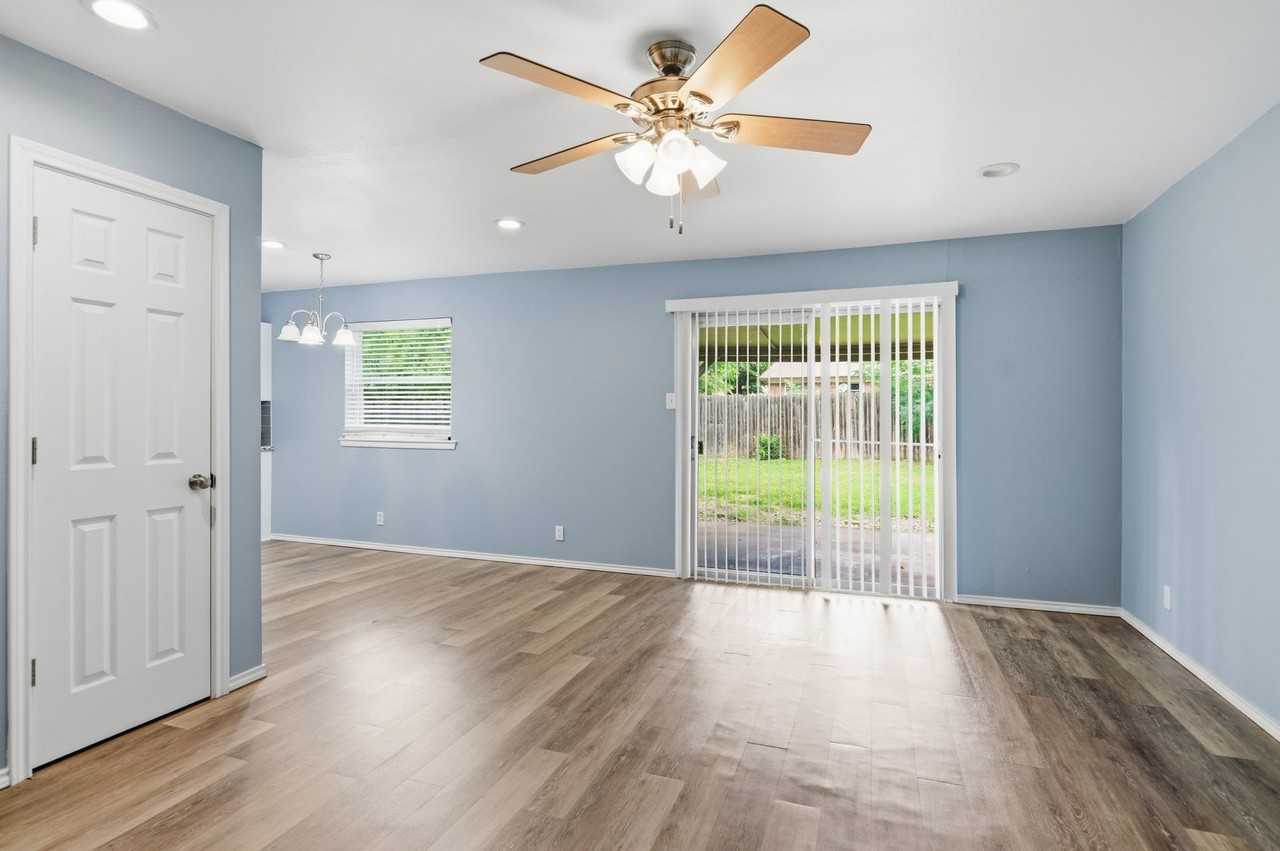 5913 Cathy Ct - Photo 7 of 30